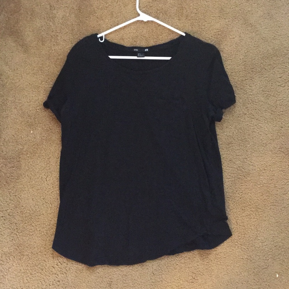 Black tee w/ pocket